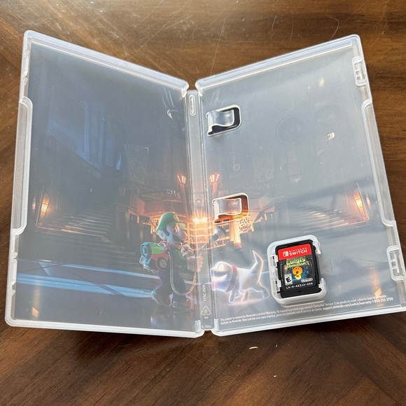 Nintendo Luigi's Mansion 3 - Red and Green Cover - Picture 2 of 3